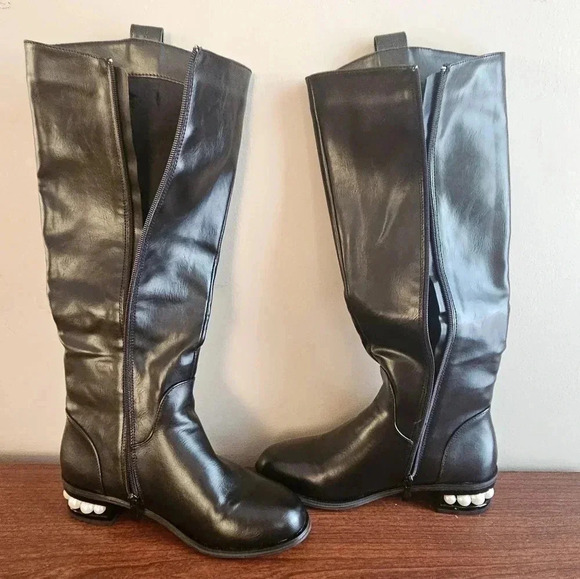 Catherine Malandrino Knee High  Pearl Style Boots SIZE 8 EUC - Picture 3 of 6